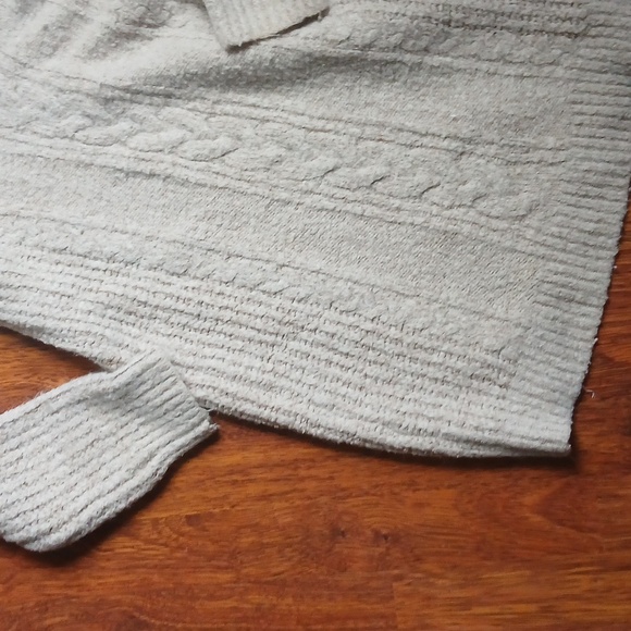 💟Guess Sweater - Picture 2 of 9